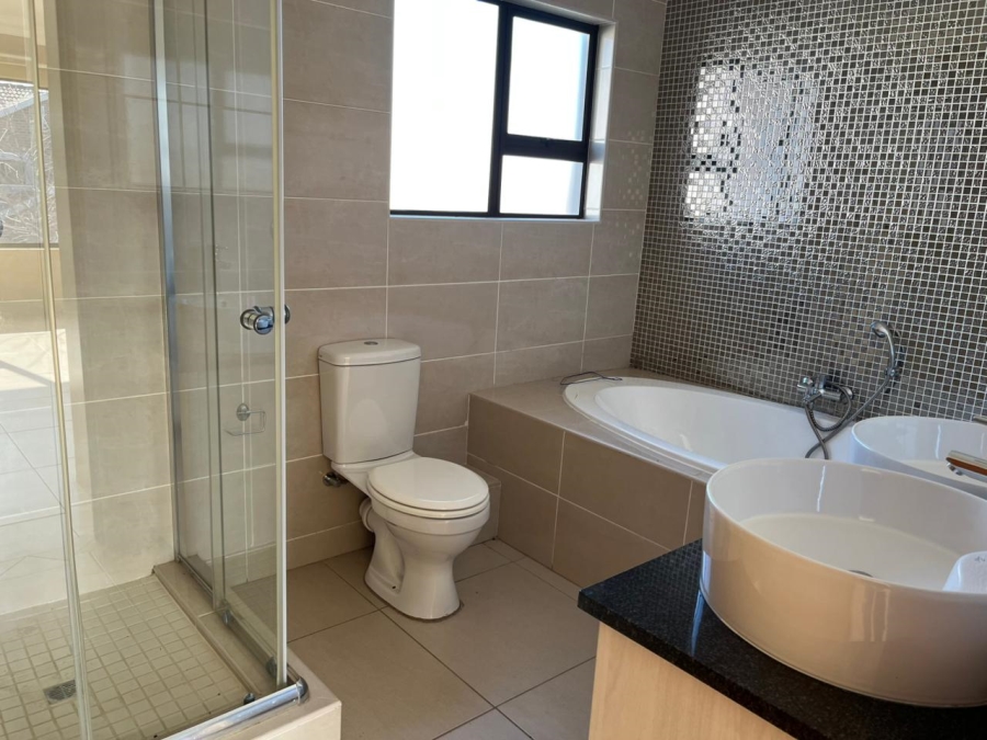 To Let 3 Bedroom Property for Rent in Heuwelsig Free State